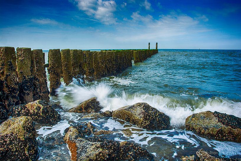 Brise-lames dans la mer par Roland de Zeeuw fotografie