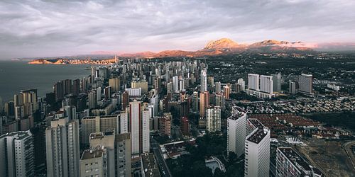 Zonsopgang boven Benidorm