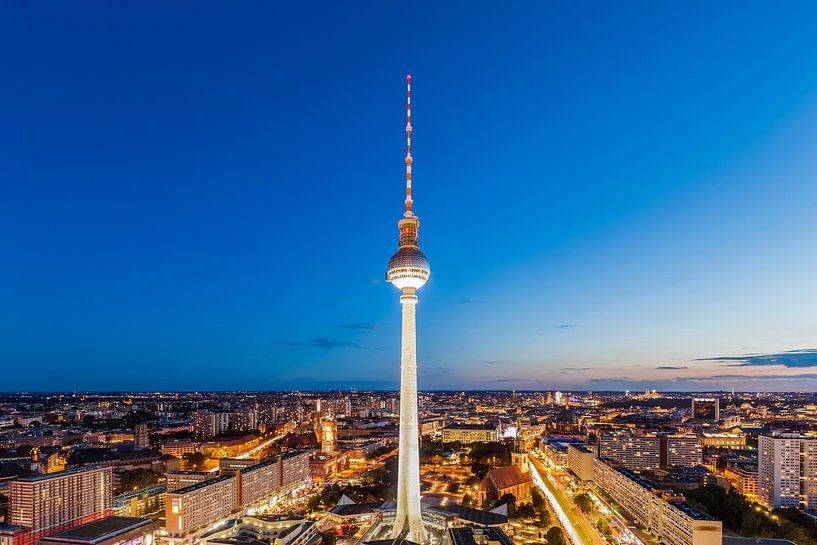 Tour de télévision de Berlin le soir par Werner Dieterich