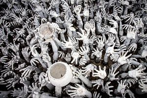 Die greifenden Hände des Wat Rong Khun