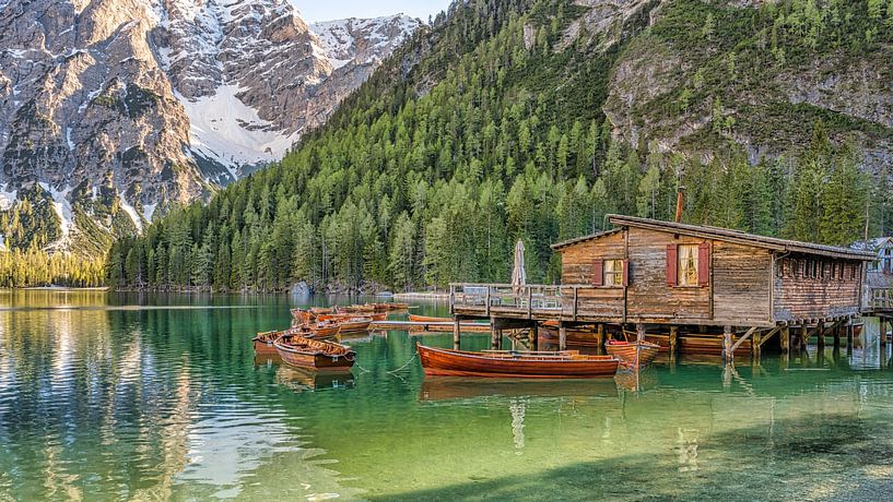 Bootshaus - Pragser Wildsee - Dolomiten von Teun Ruijters
