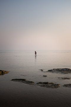 Eenzaamheid aan zee | Scala dei Turchi, Sicilië van Ylenia Di Pietra
