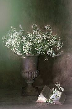 Winter fairytale with humming birds