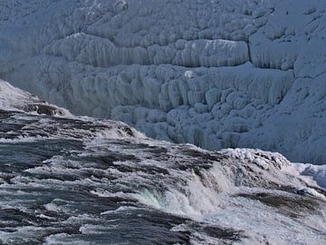 Eisiger Gullfoss von Timon Schneider