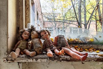 Forgotten dolls by Truus Nijland