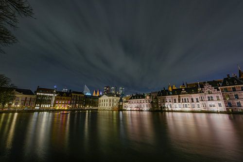 Binnenhof bij nacht, Den Haag, met de Hofvijver