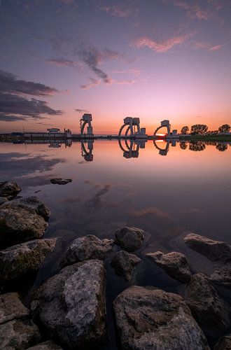 Waterkundig kunstwerk in de Nederrijn: stuw- en sluizencomplex Amerongen