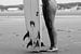 Zwart-wit Portret van Loes met Surfplank no.3 van Alex Hamstra