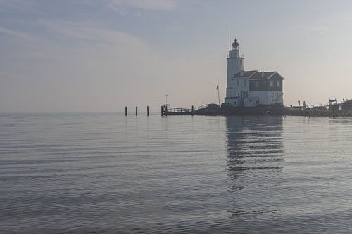 Het Paard van Marken in de mist.