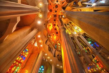 Intérieur de la Sagrada Familia à Barcelone - conception par Gaudi