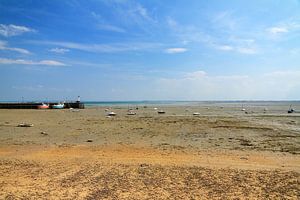 Laag water in Cancale op het strand