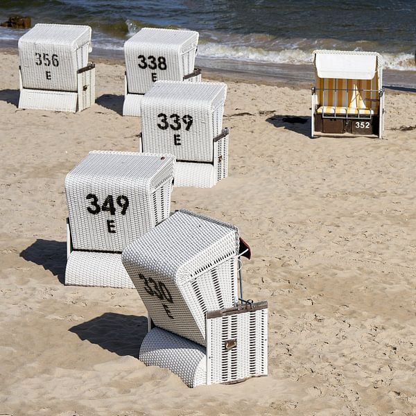Beach chairs on the beach of Heringsdorf by Heiko Kueverling