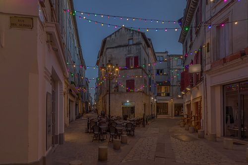 Arles in der blauen Stunde, Provence, Frankreich, Weltkulturerbe