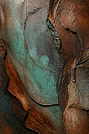 Abstrakte Struktur in Kupfer und Patina
