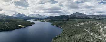 Norwegische Naturlandschaft – Drohnenpanorama von Atnsjoen und Rondane