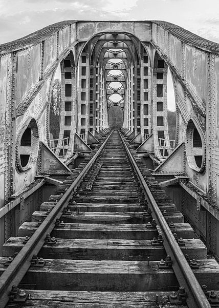 the bridge to nowhere van Van Karin Fotografie