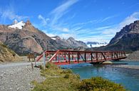 Rode brug rivier en bergen Argentijs Patagonië van My Footprints thumbnail