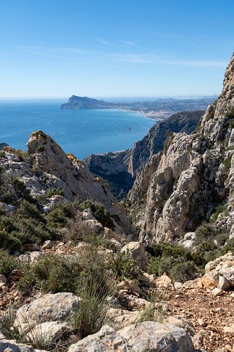 Rotsachtig landschap van de Middellandse Zeekust