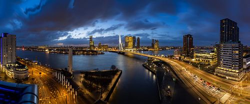 The blue hour in Rotterdam by Jeroen Bukman