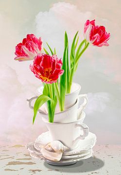 Stilleven ‘Tulpen in cappuccino-koppen’ van Willy Sengers