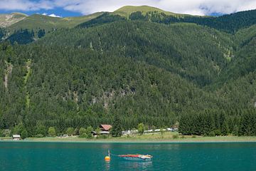 aan de Weissensee in Karinthië, Oostenrijk
