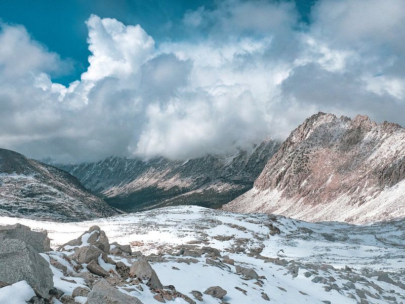 Col de montagne dans des conditions de neige par Marc van den Elzen