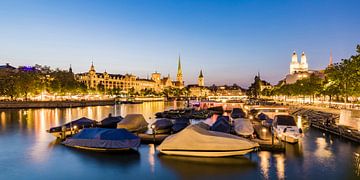 Oude binnenstad van Zürich bij nacht van Werner Dieterich