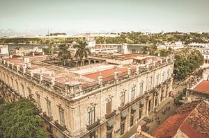 vieux bâtiment à La Havane, Cuba sur Emily Van Den Broucke