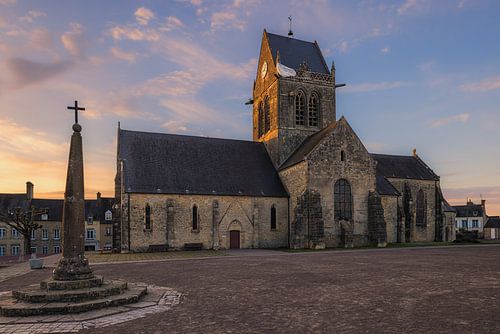 L'église gothique de Sainte-Mère-Église en Normandie, France