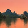 Panorama Sonnenaufgang Ha Long Bay, Vietnam von Henk Meijer Photography