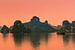 Panorama Lever de soleil sur la baie d'Ha Long, Vietnam sur Henk Meijer Photography