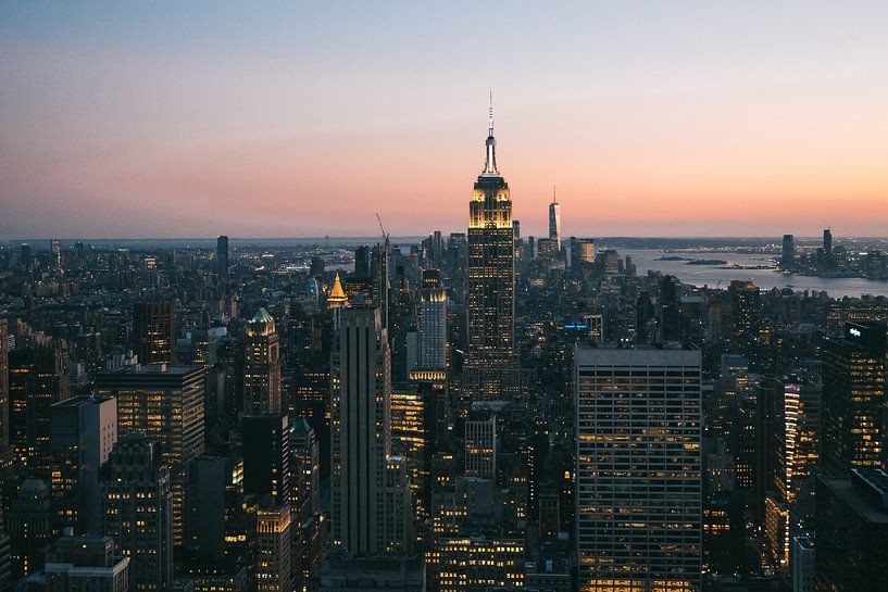 Skyline von New York City (Sonnenuntergang) von Michiel Dros
