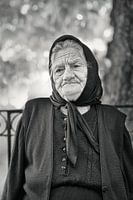 alte Frau Schwarz-Weiß-Porträt