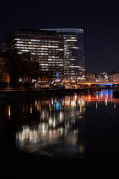 At night on the Danube Canal - Skyline by Juergen Pichler Fotografie