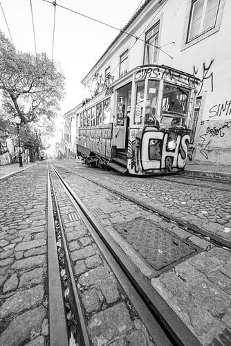 De tram van Lissabon in zwart-wit
