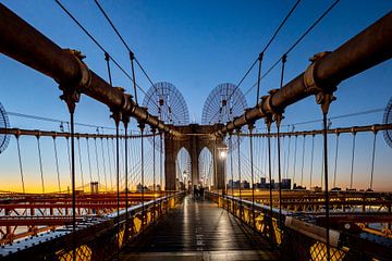 Brooklyn bridge tijdens zonsopgang van Arjen Schippers