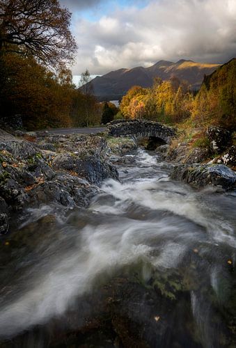 Ashness bridge in de Lake District in Engeland van Jos Pannekoek