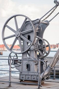 Ancienne grue portuaire à Copenhague, Danemark sur Floris Trapman