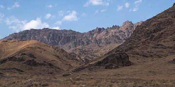 Natuurgebied tussen Kashan en Abyaneh van Maarten Verhees