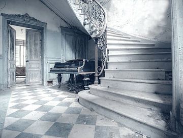 Piano in a beautiful dilapidated French hall by Chantal Golsteijn