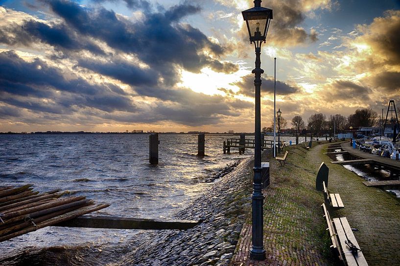 Over de dijk van Ger Nielen