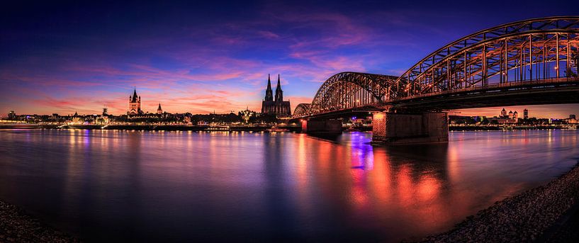 Panorama stardsgezicht Keulen, Duitsland van Martijn van Steenbergen