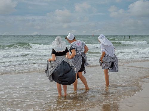 Drie Zeeuwse meisjes