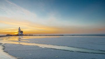 Sonnenaufgang am Pferd von Marken von Menno Schaefer