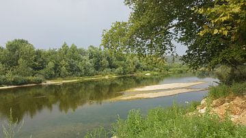 RIVER IN FRANCE SUMMER van Ivanovic Arndts