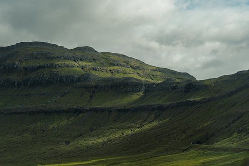Surreal landschap op Faroer van Marcel Nauta