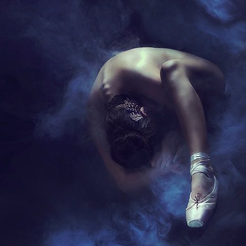 Ballerina met rook van Giovanni della Primavera