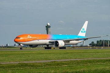 Take-off KLM Boeing 777-300 passagiersvliegtuig.