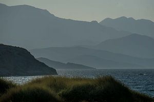 côte des chaînes de montagnes sur natascha verbij