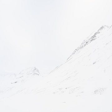 Witte Bergen op IJsland van Andreas Hackl